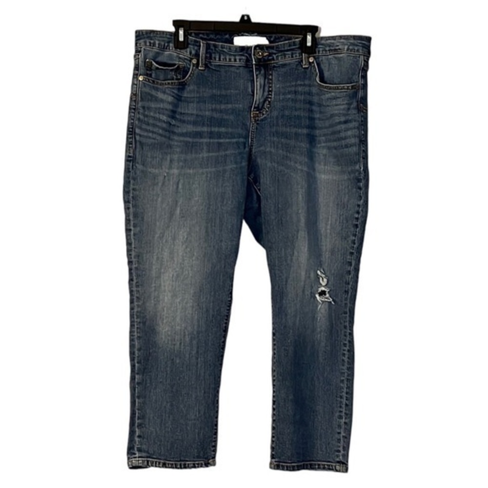 Torrid Mid Rise Straight Cropped Jeans, Womens size 18, medium blue wash